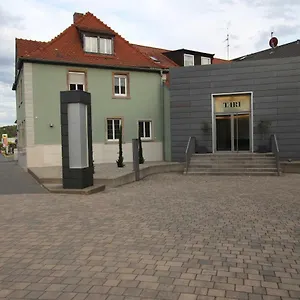 Hotell Tari, Höchberg